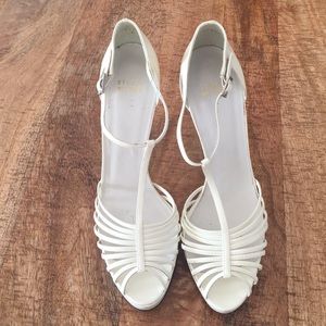 Stuart Weitzman White Sandals (Size 11)